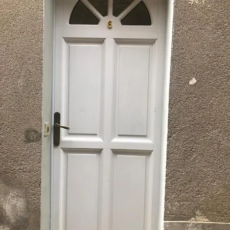 Maison De Dans Citee Medievale * グールドン・アン・ケルシー